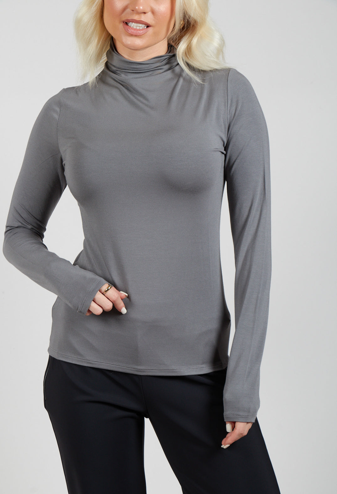 Yasmine T-Shirt in Charcoal