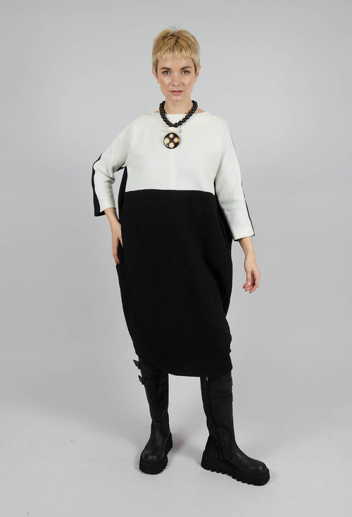 Dress with 3/4 Sleeves in Black/White