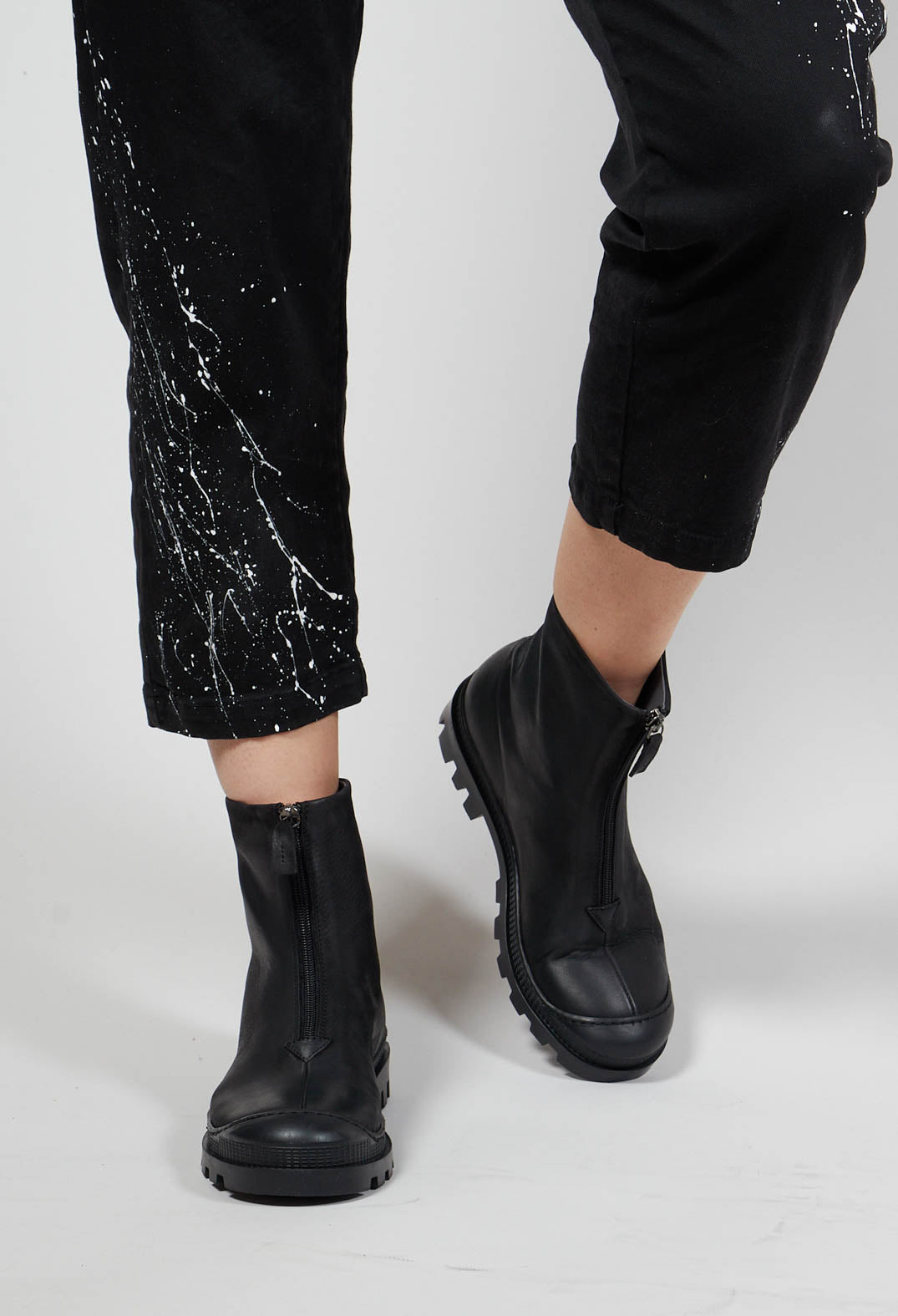 Zip Up Leather Boots in Gasoline Nero