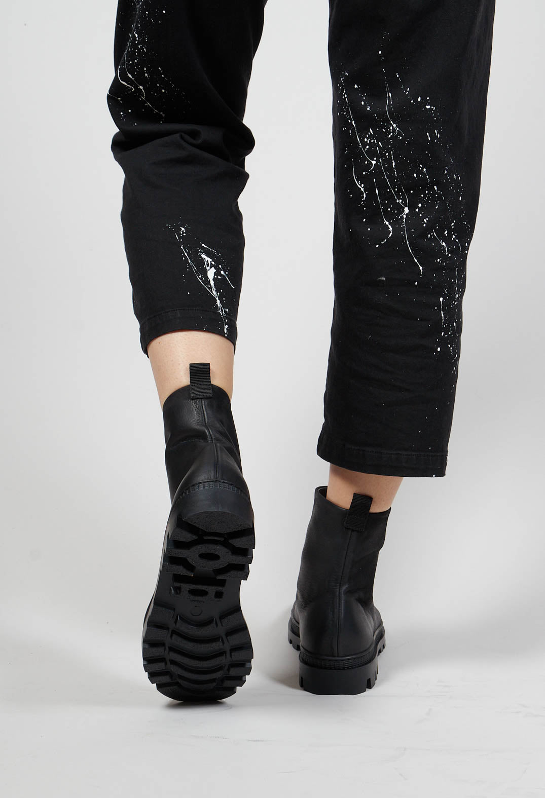 Zip Up Leather Boots in Gasoline Nero