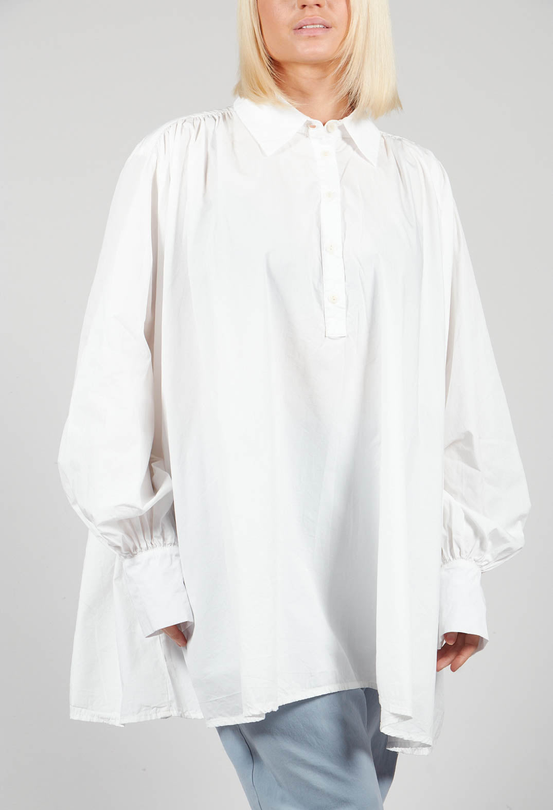 Zuruckwar Blouse in Schnee
