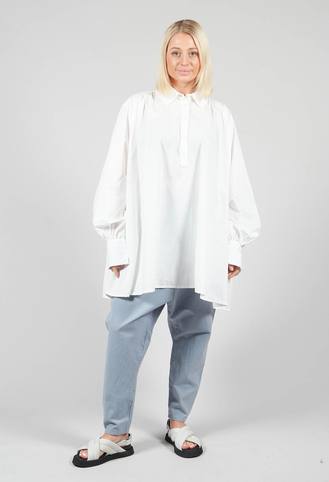 Zuruckwar Blouse in Schnee