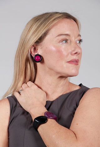 Rounded Earrings in Black / Pink