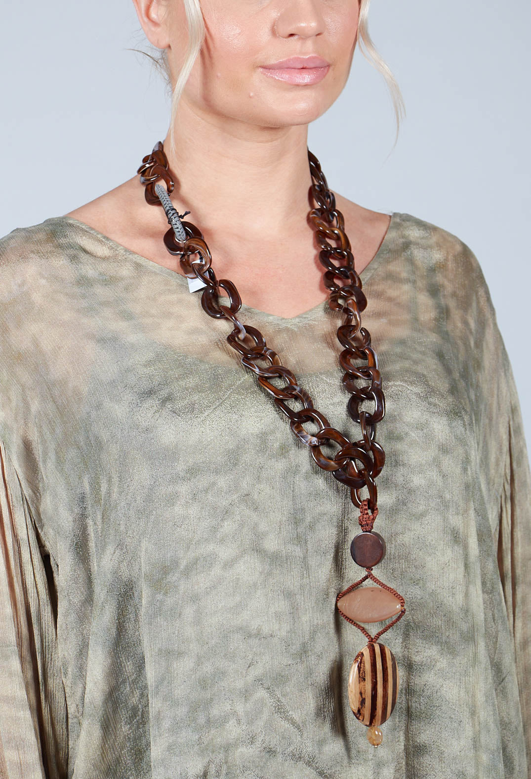 Long Chain Necklace in Resin and Wood
