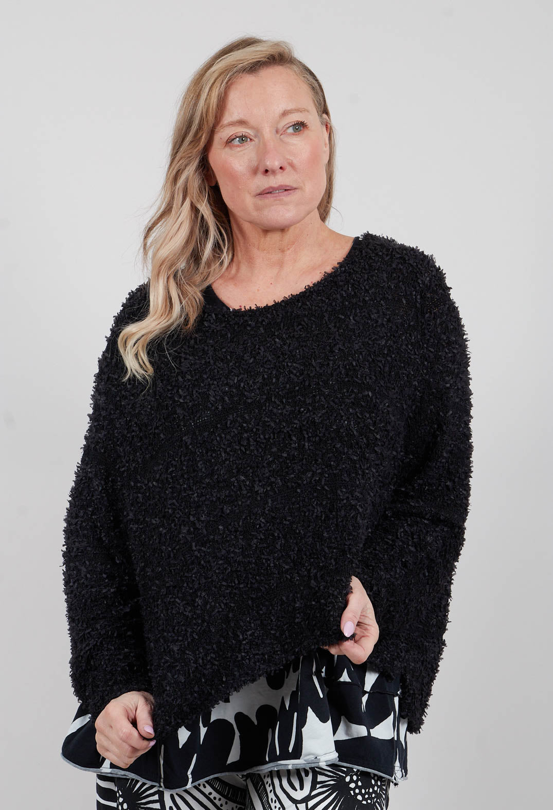 Textured Knit Jumper in Black - 3480701