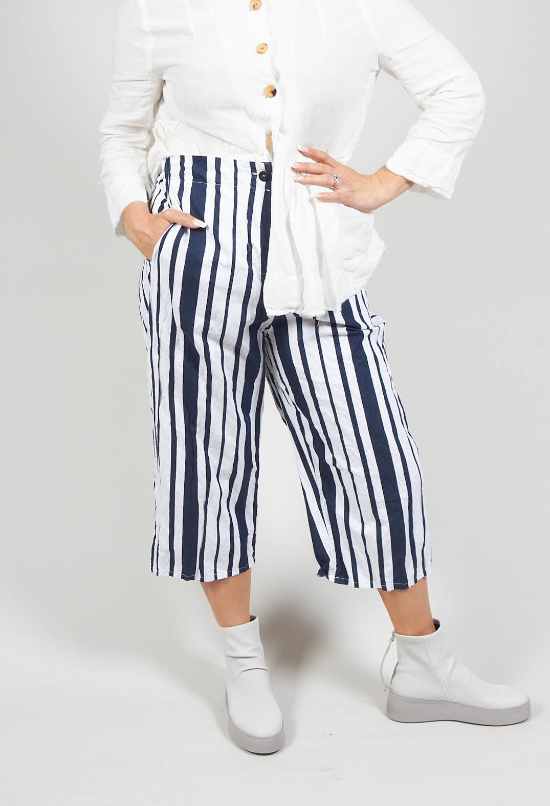 Striped Cropped Style - Casual Trousers in White