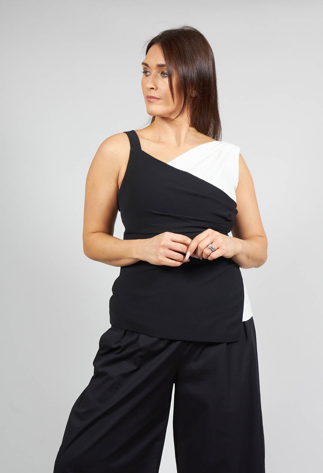 Ruched Sleeveless Top with Contrast Strap in Clesi Nero / Clesi Latte