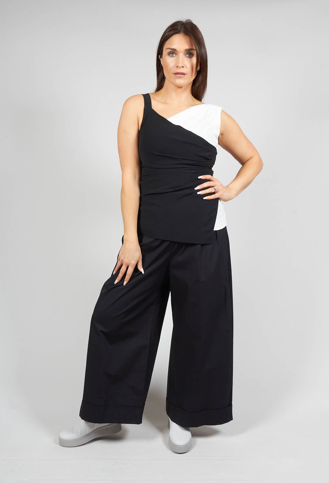 Ruched Sleeveless Top with Contrast Strap in Clesi Nero / Clesi Latte