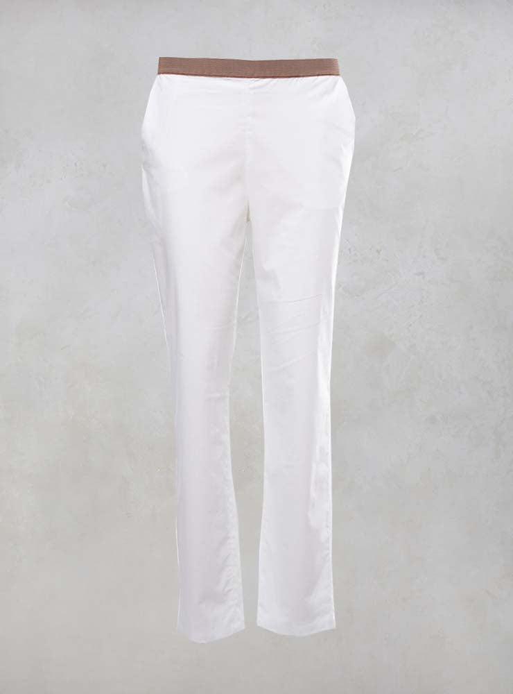 Trousers with Elasticated Waistband and Pockets in Chalk
