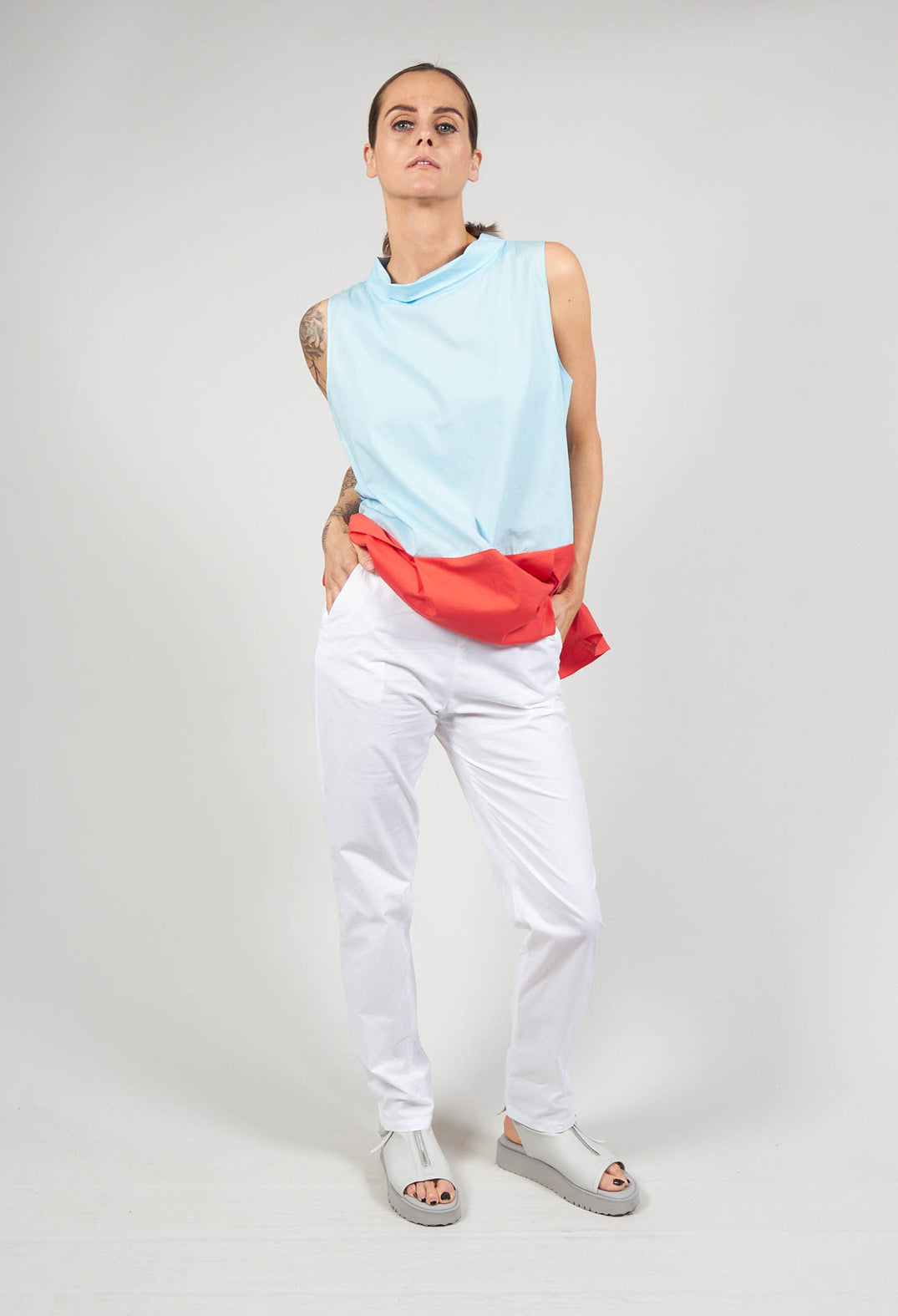 Trousers with Elasticated Waistband and Pockets in Chalk