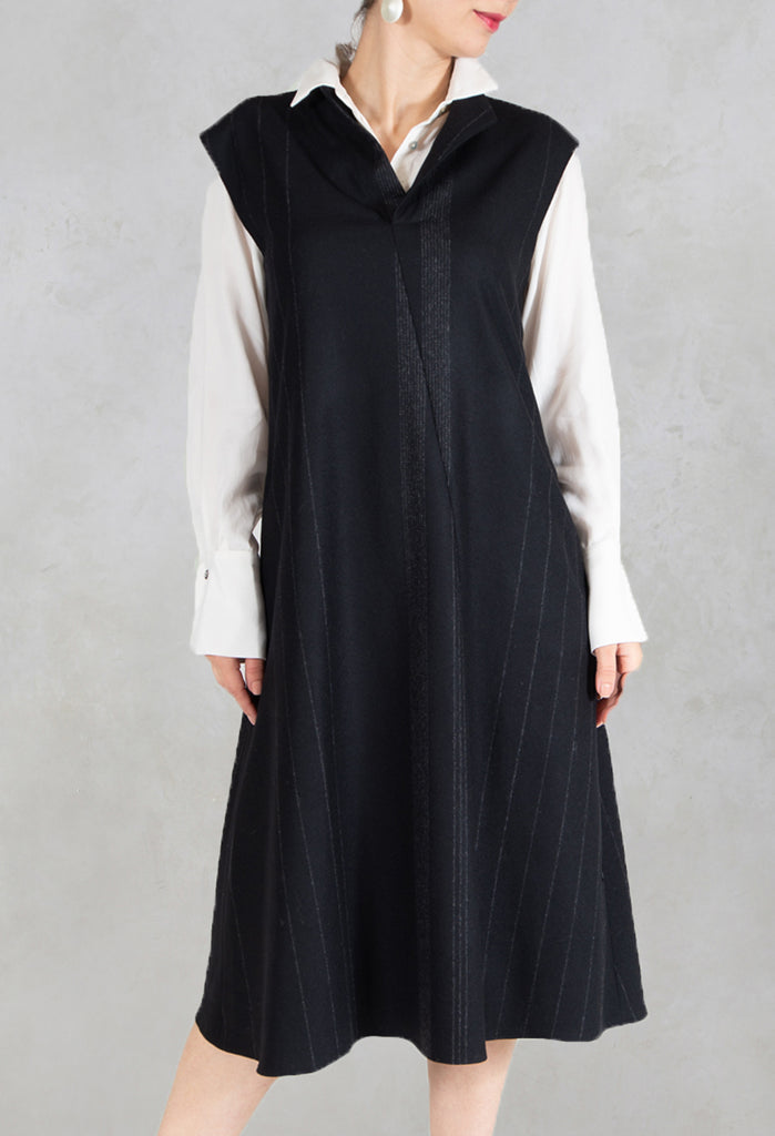 Dress Toya in Black
