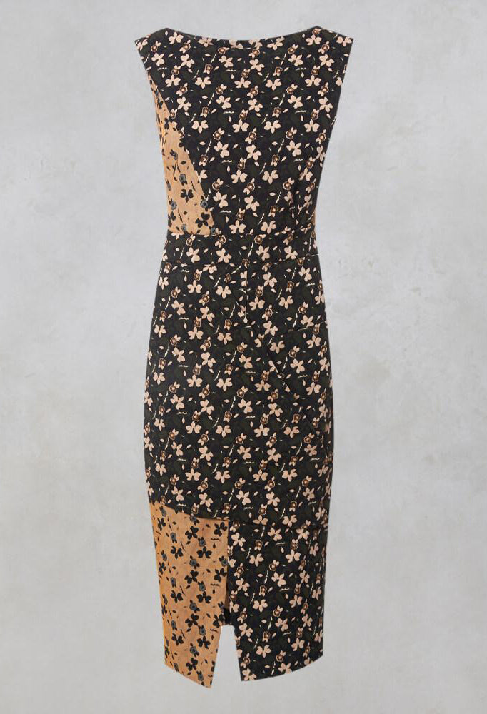 Sleeveless Structured High Neck Dress with Print in Nero / Biscotto