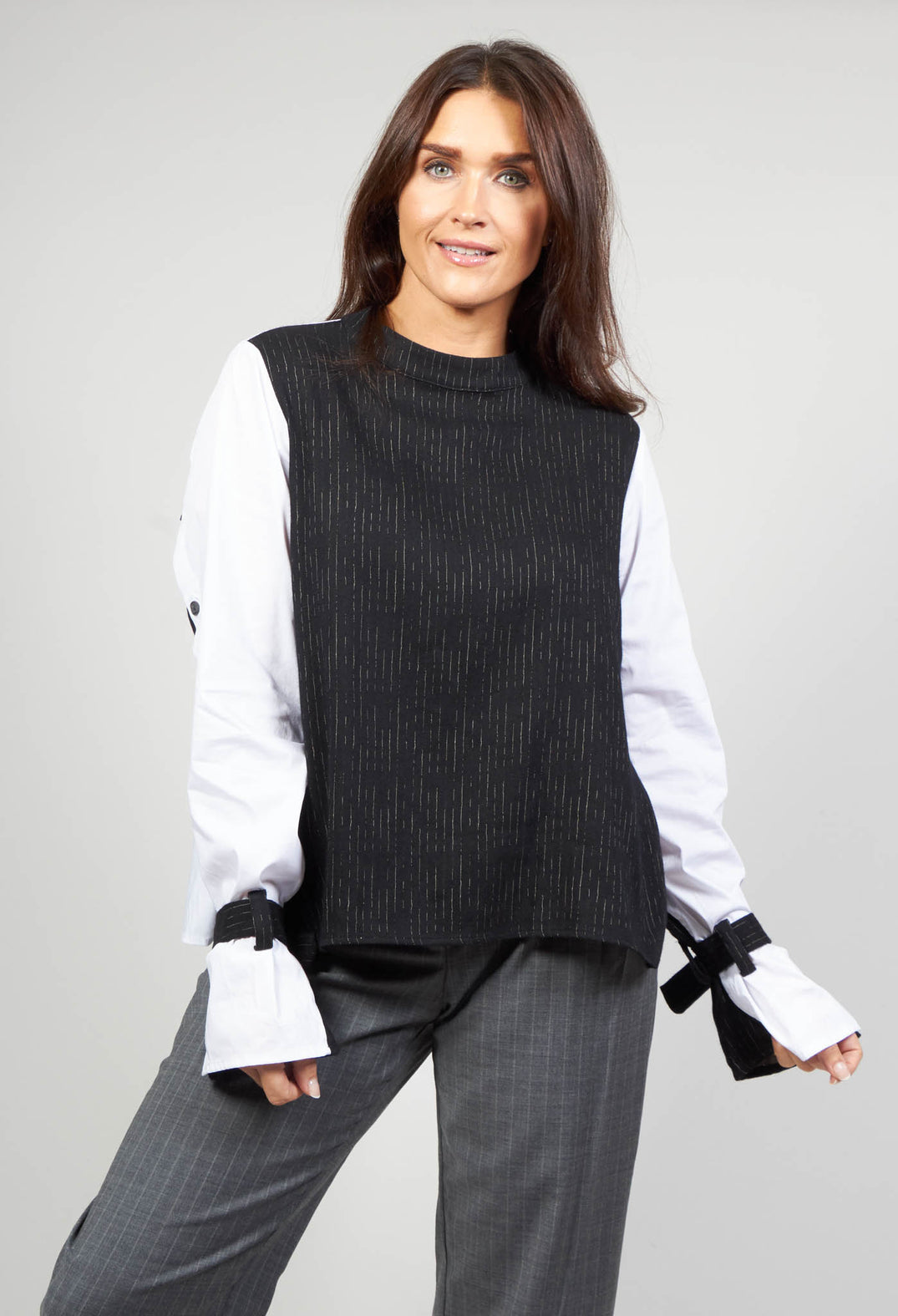Contrast Top in Orpimento Black