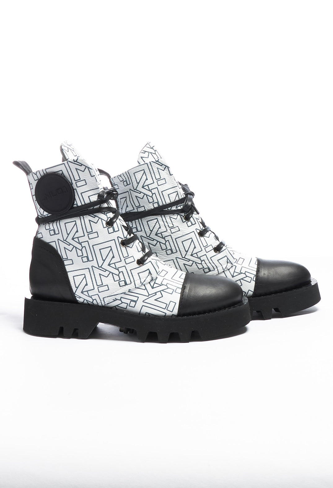 Leather Motif Ankle Boots in Slodi Black / Los Angeles White