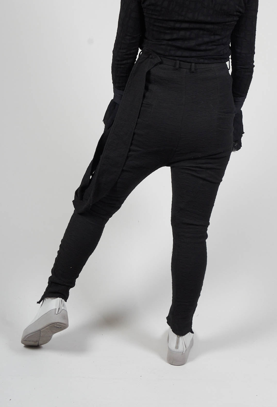 Tjuana Trousers with Suspenders in Black