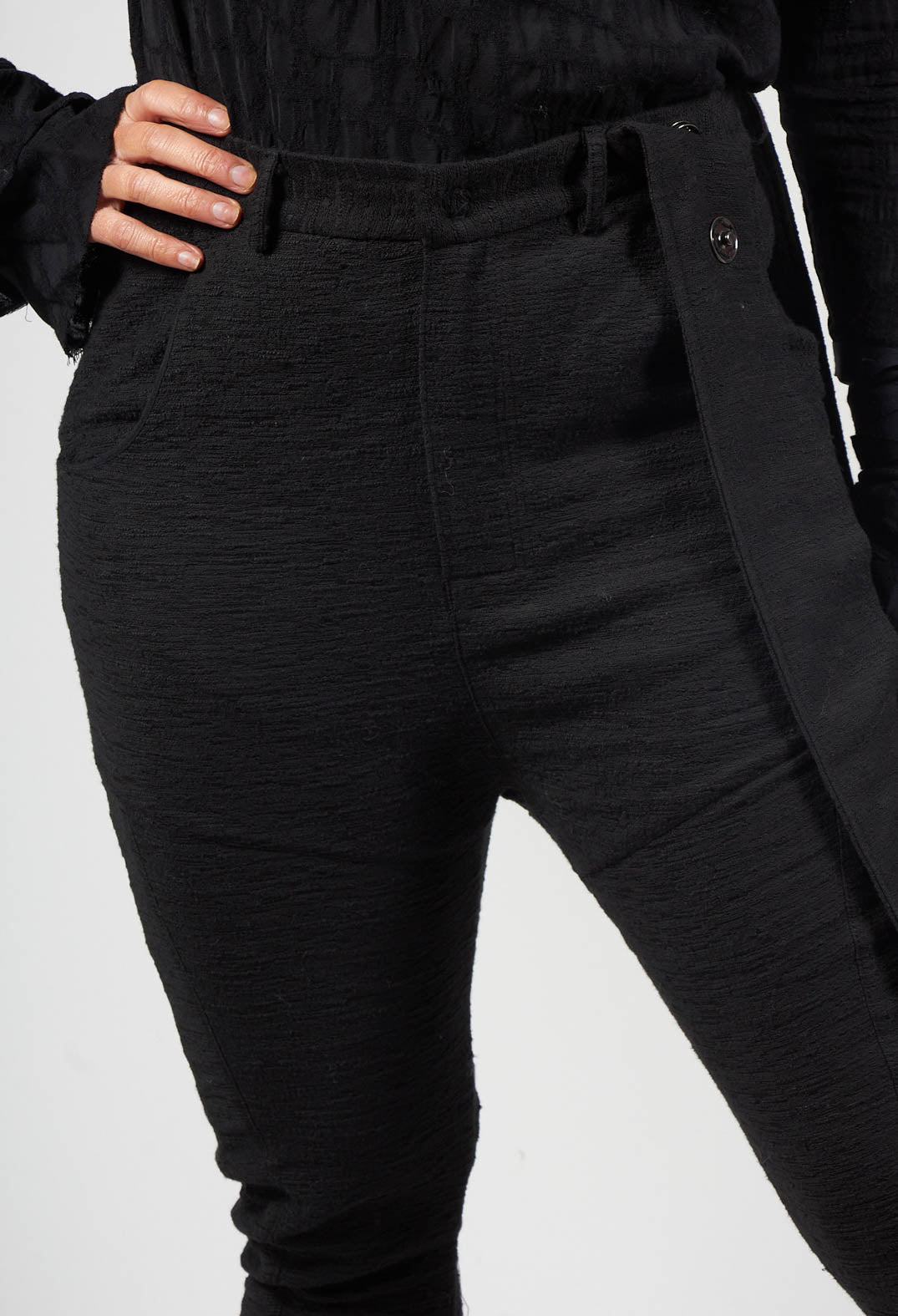 Tjuana Trousers with Suspenders in Black