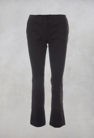 Straight Leg Trousers in Efesto Nero