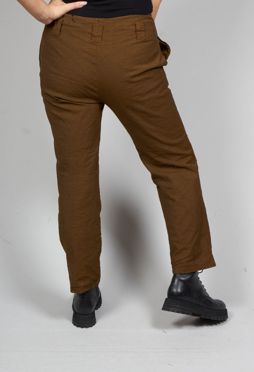 Straight Leg Trousers in Oliva