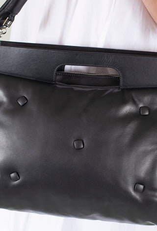 Leather Shoulder Bag in Nero