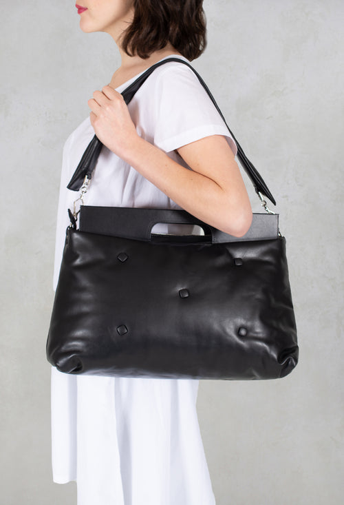 Leather Shoulder Bag in Nero