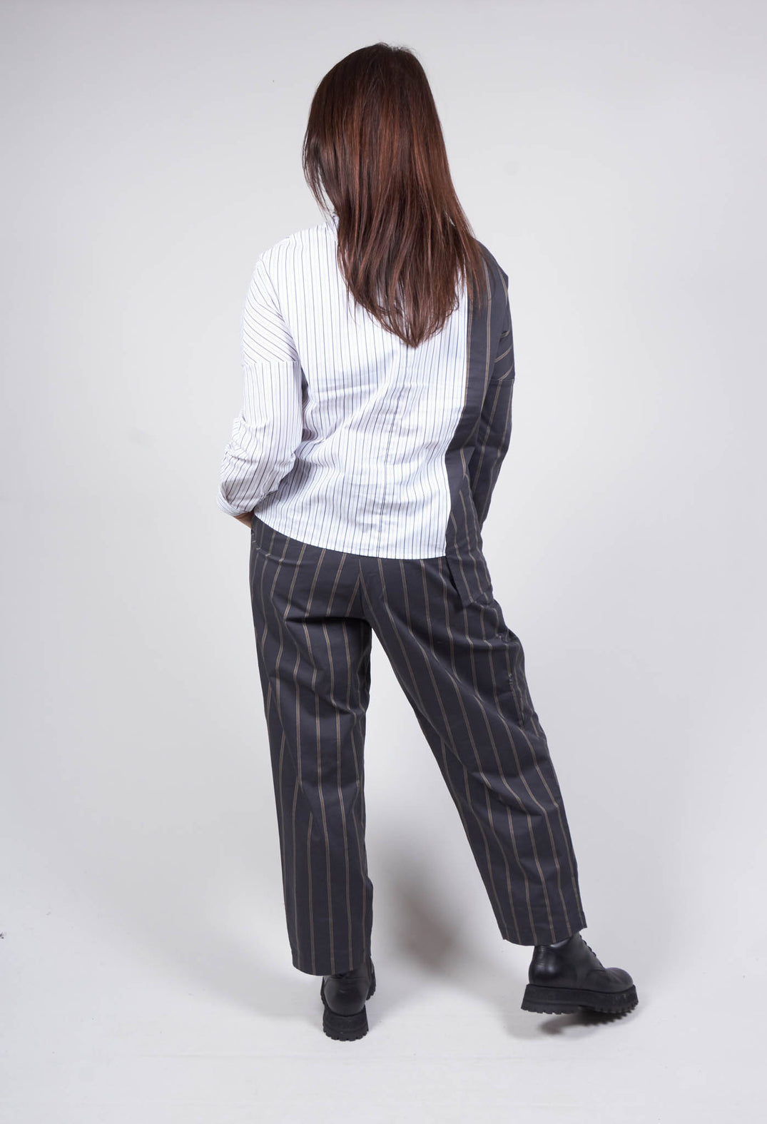 Peg Trousers in Black