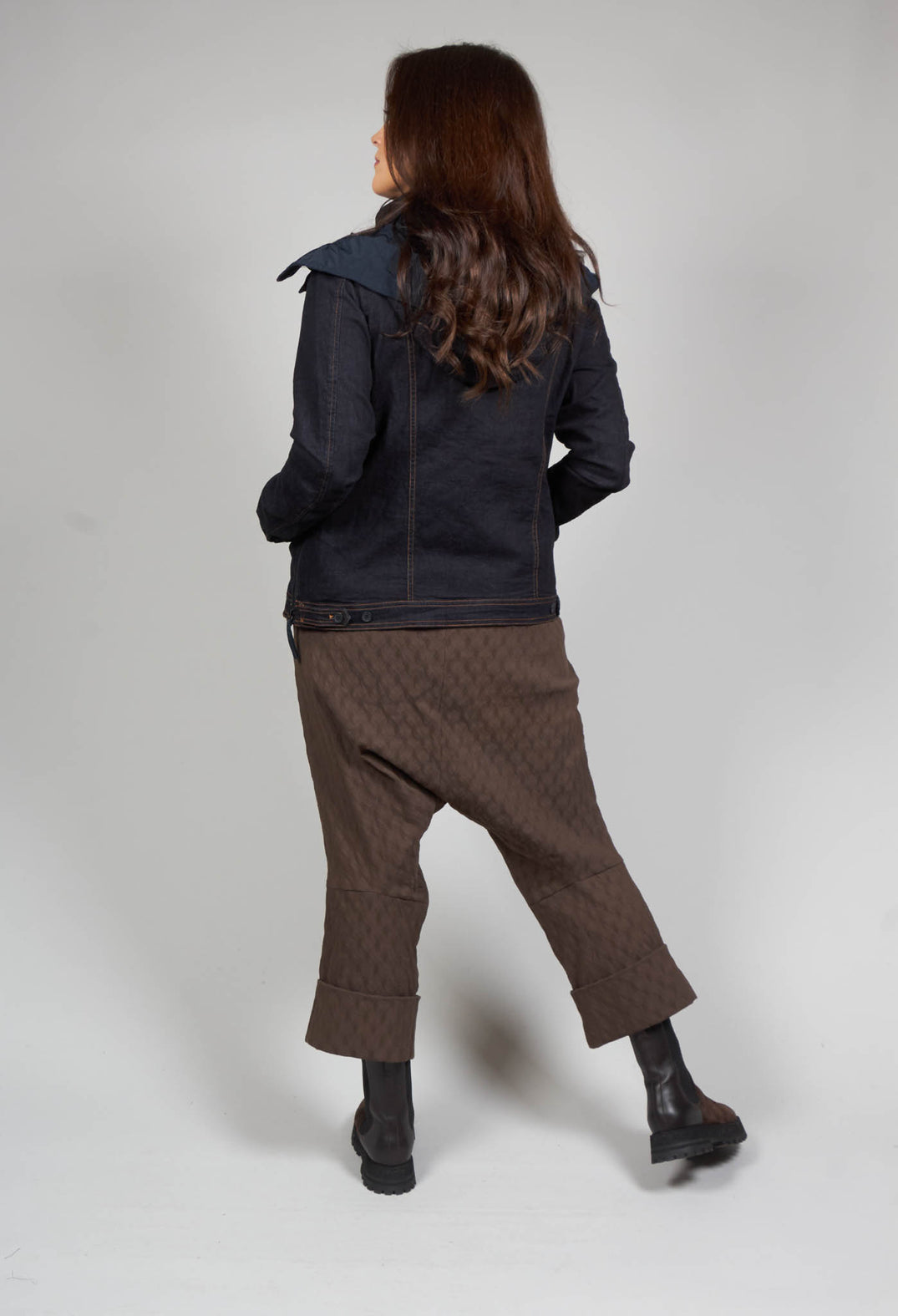 Textured Drop Crotch Trousers in Marone