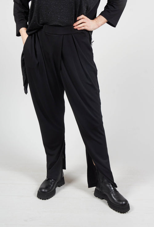 Peg Trousers Pants Vemi7 in Black