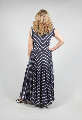 Sleeveless Shirt Dress in Grey/White