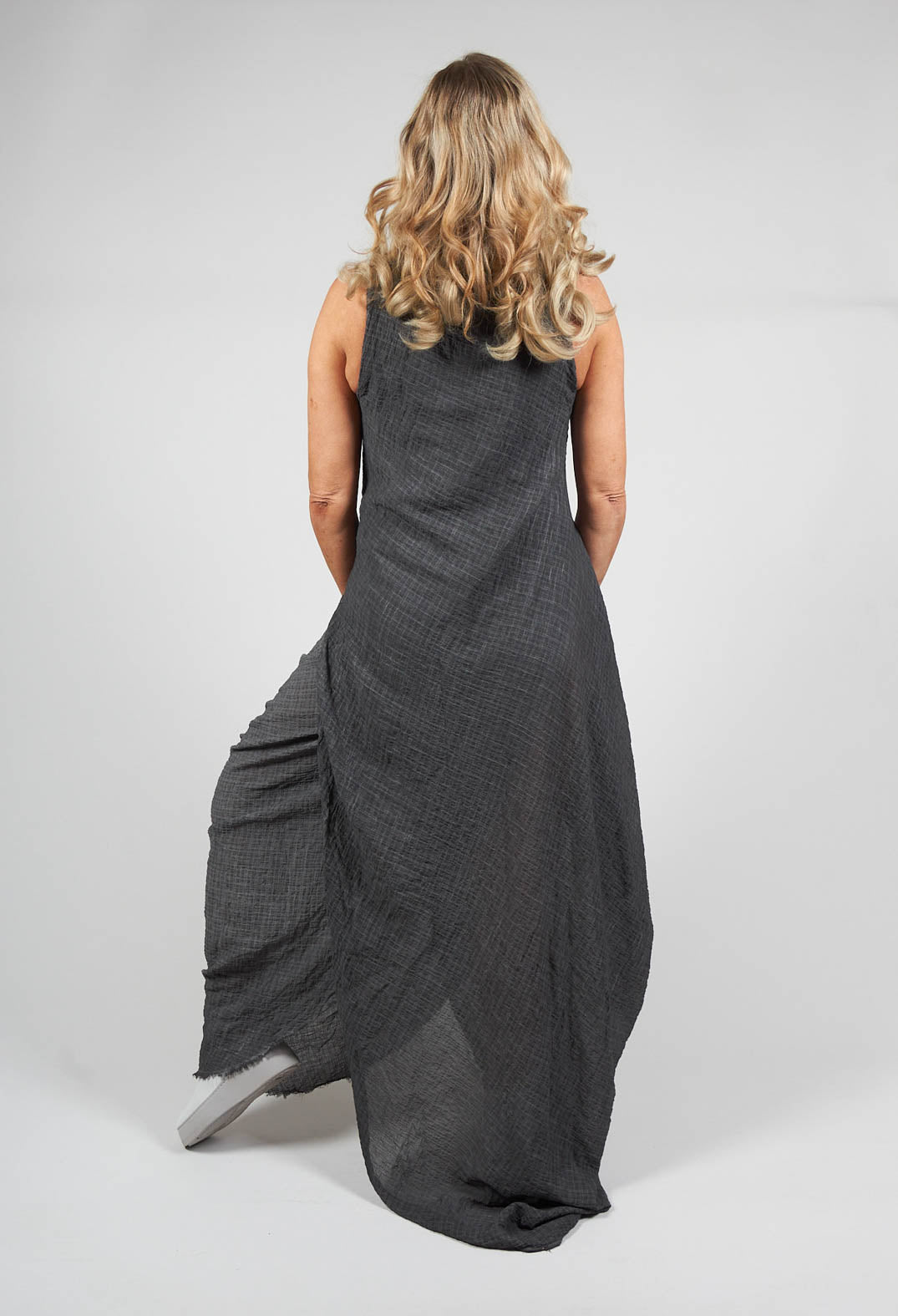 Sleeveless Maxi Bea Dress in Dyed Black