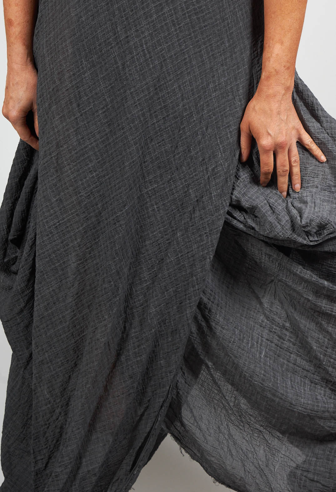 Sleeveless Maxi Bea Dress in Dyed Black