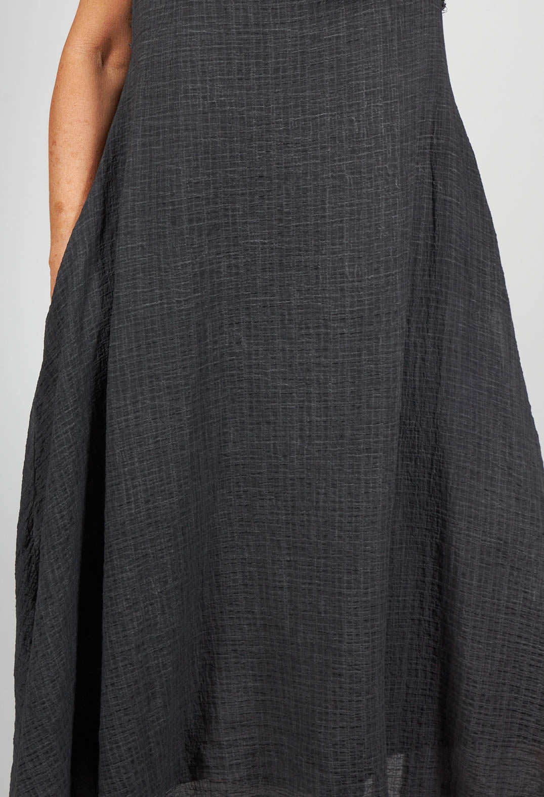Sleeveless Maxi A White Dress in Dyed Black
