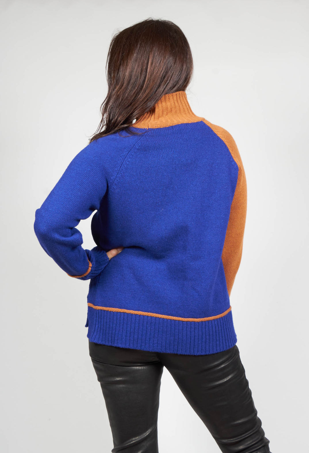 Knitted Sweater in Blu Arancio