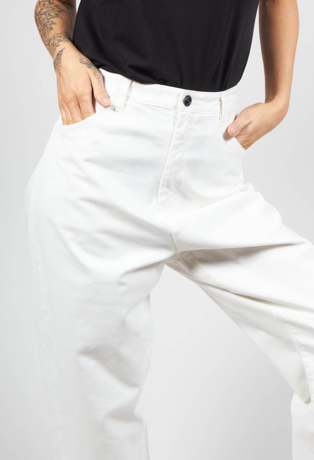 Straight Leg Jeans with Patch Pockets in Off White
