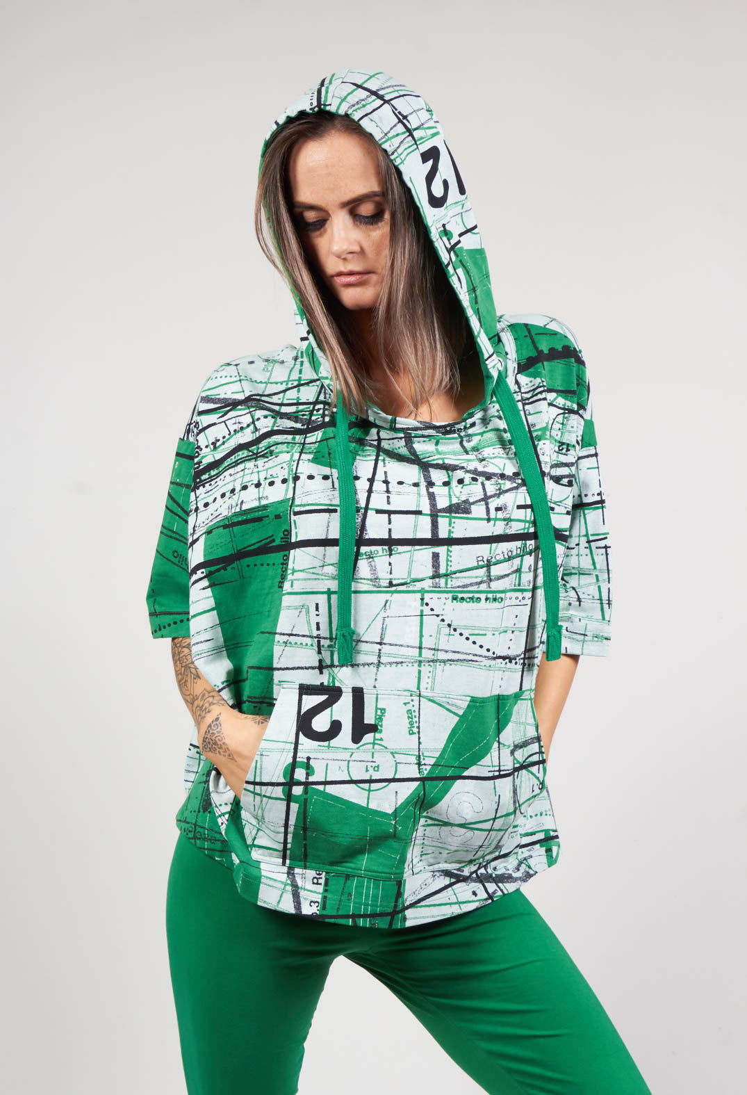 Cropped Hooded Top with All Over Pattern in Apple Print