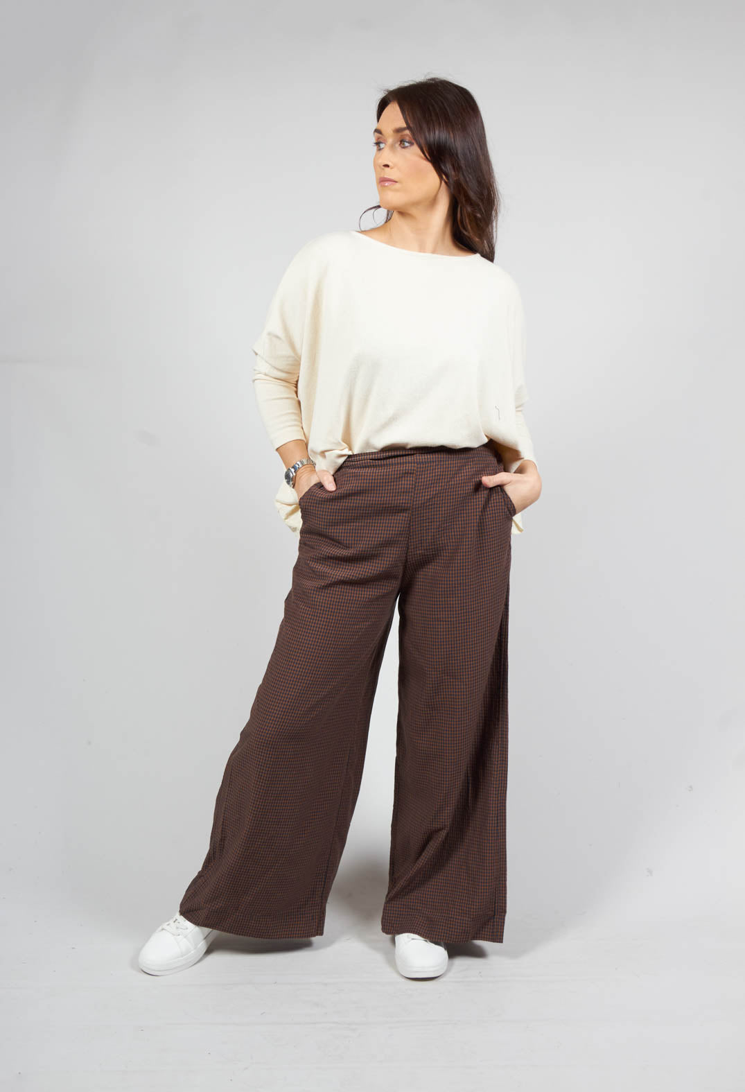 Bulbo T Check Trousers in Liquirizia