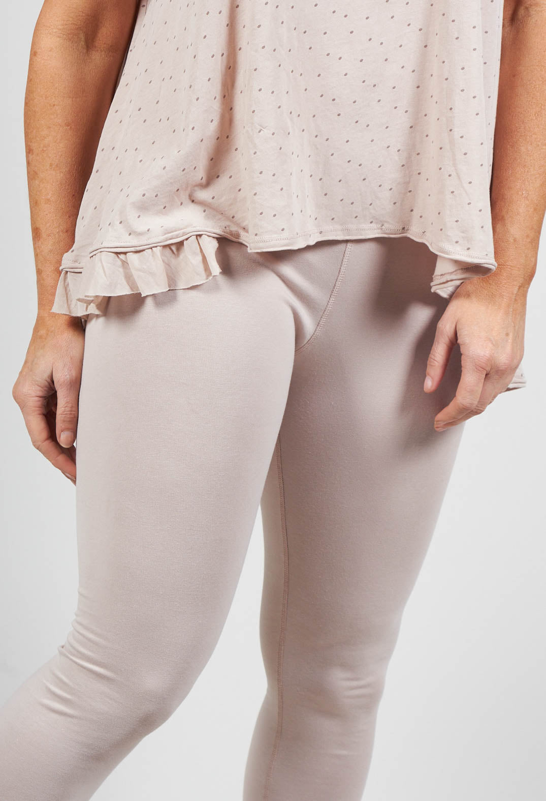 Cropped Leggings with Flare in Dust Pink