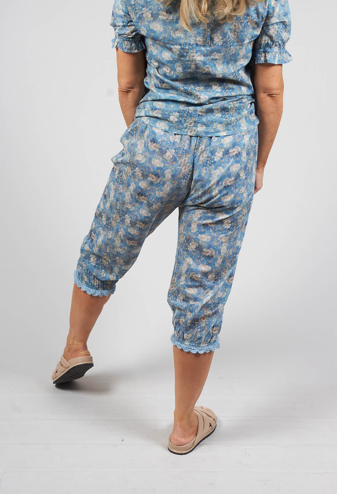 Cropped Trousers with Lace Detail Cuffs in Blue Flower