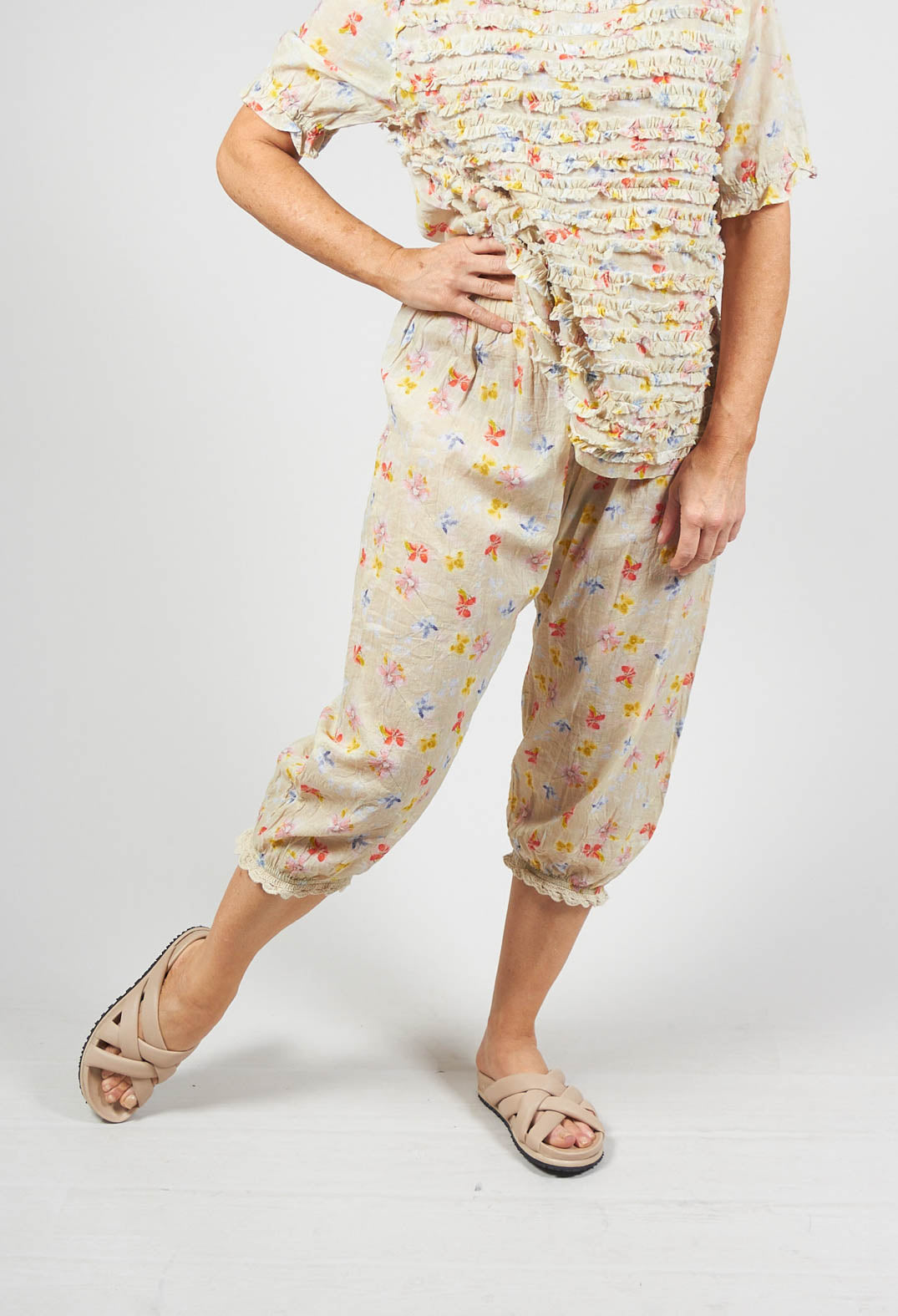 Cropped Trousers with Lace Detail Cuffs in Yellow Flower