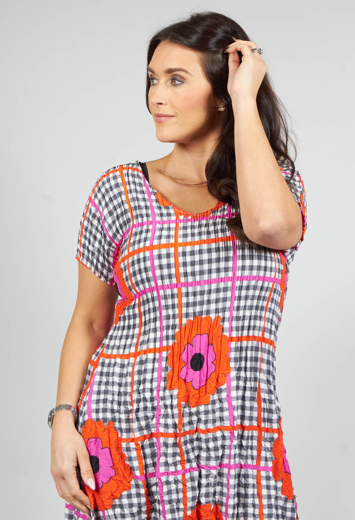 Short Sleeve Crinkle Dress in Flower Spot Check