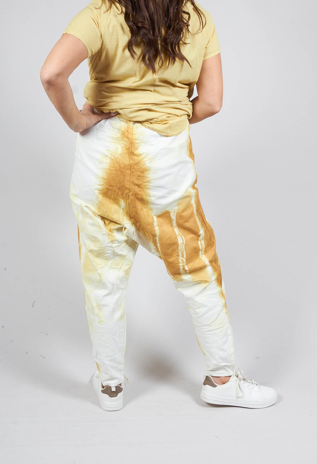 Gelder Trousers in Leo Yellow