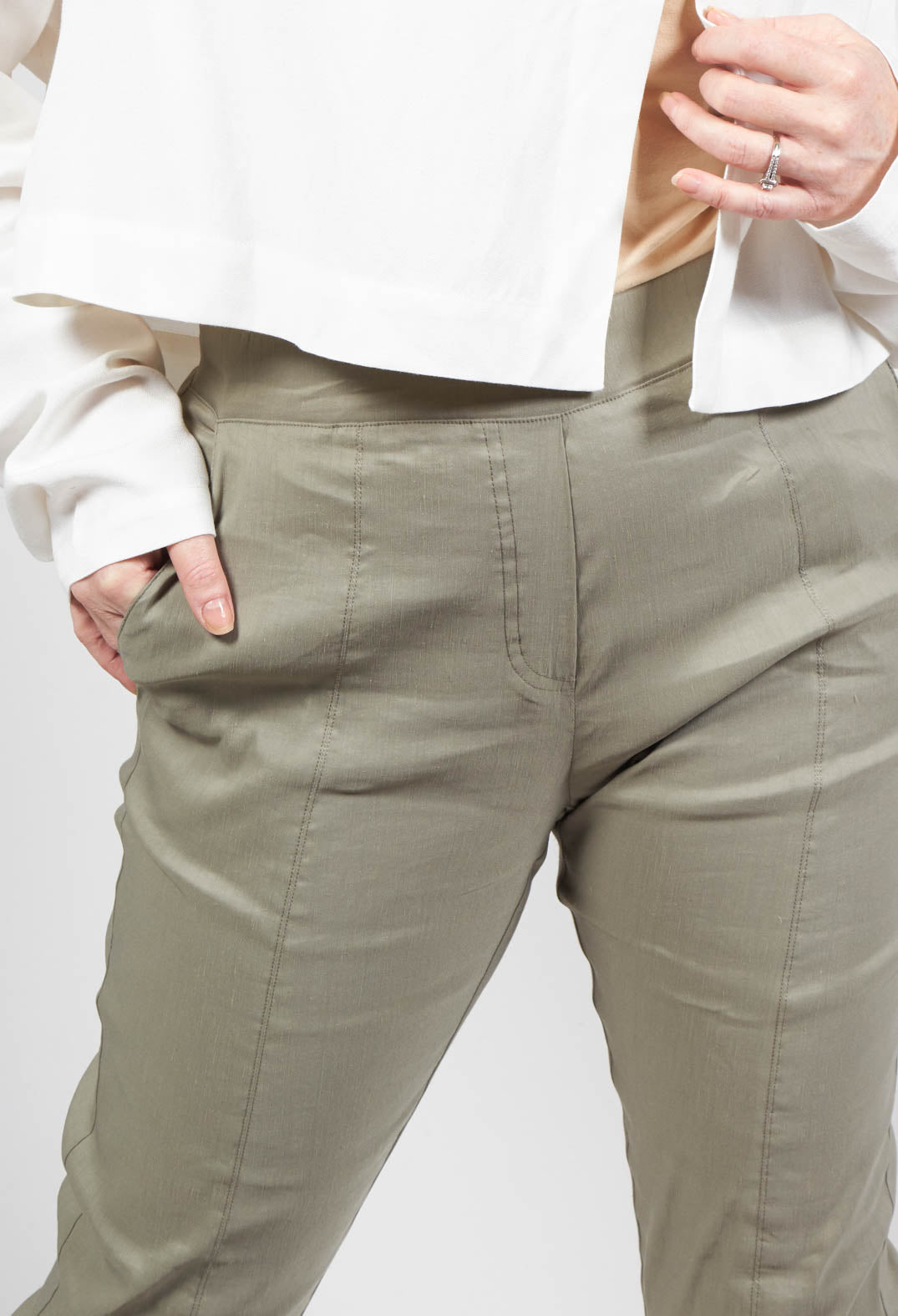 Pull on Trousers with Side Pockets in Khaki