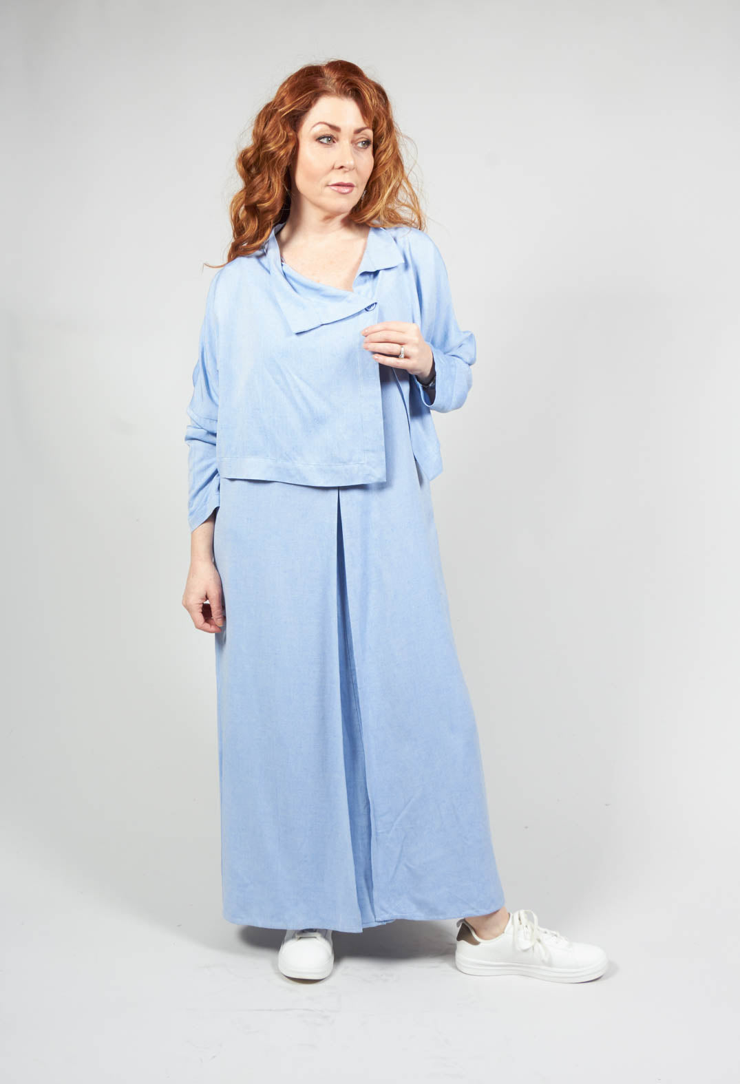 Cropped Cardigan with Pointed Collar in Light Blue