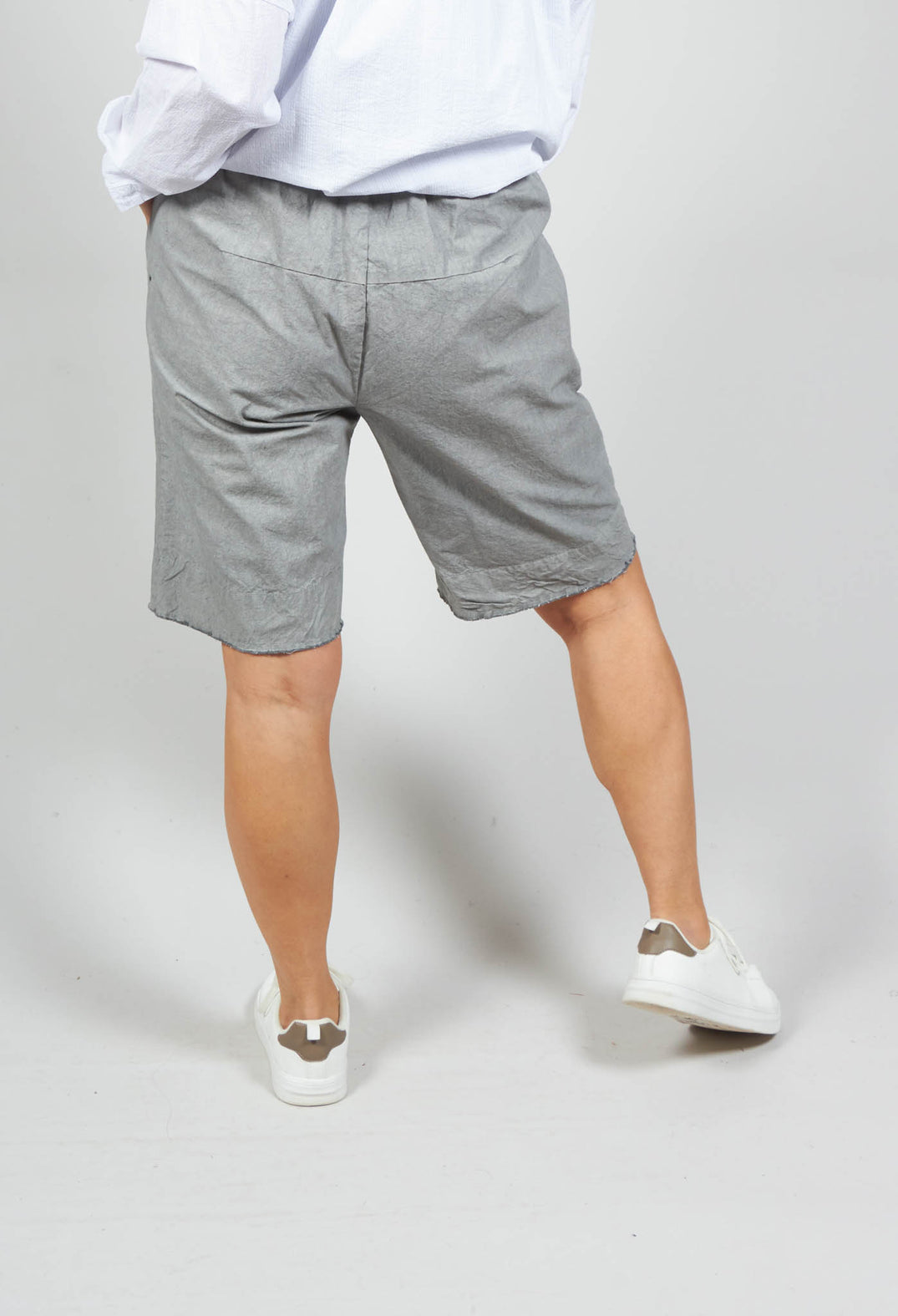 Porzia Shorts in Grey