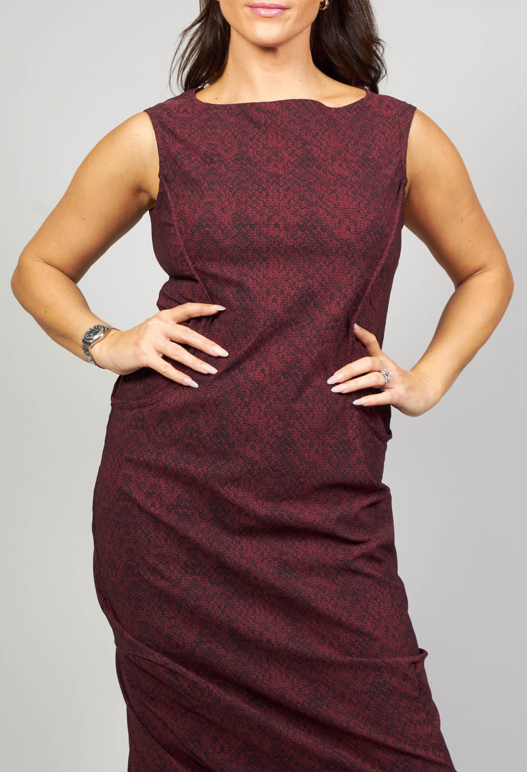 Fitted Midi Dress with Stretch in Wine Faux