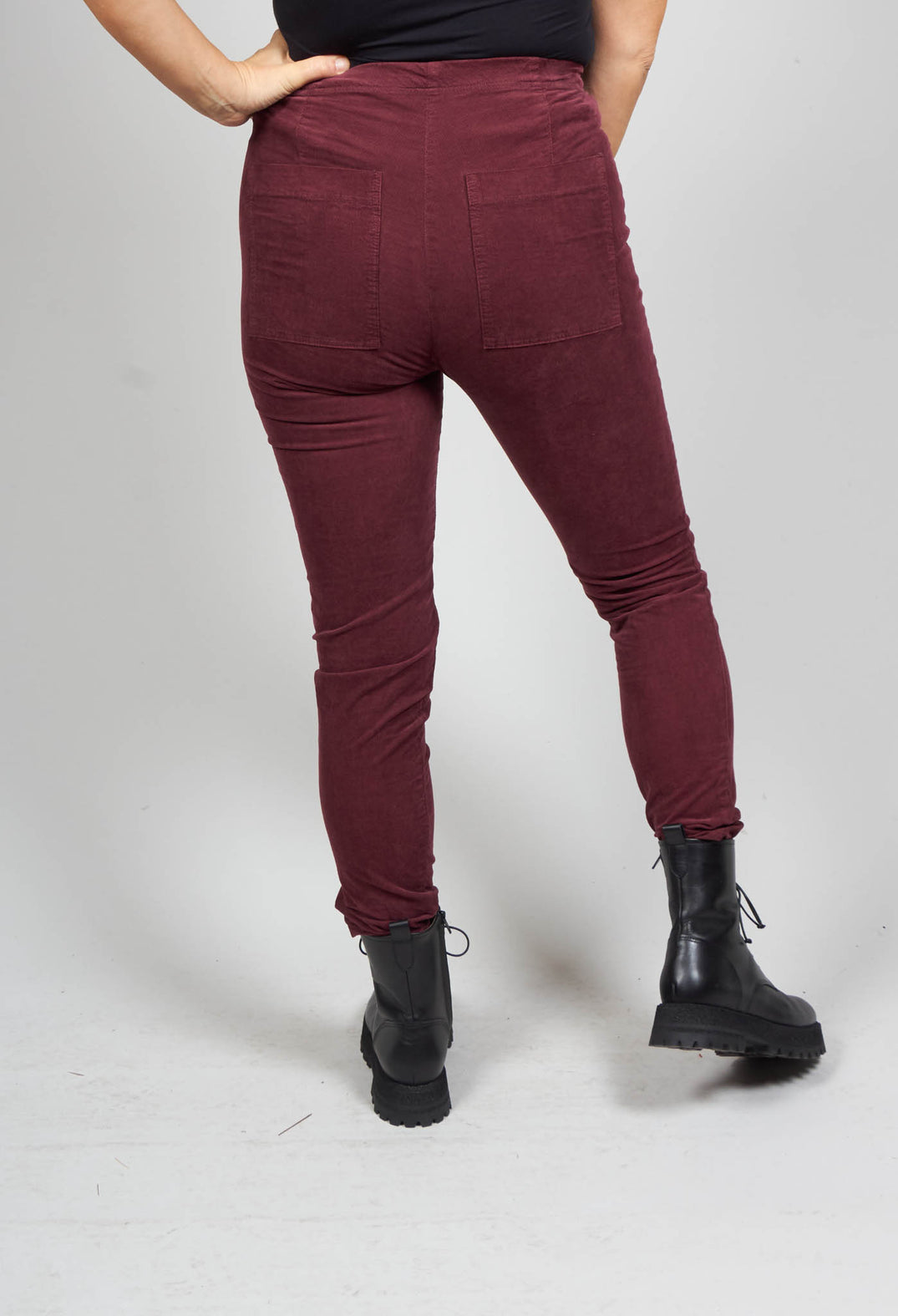 Skinny Fit Trousers in Wine