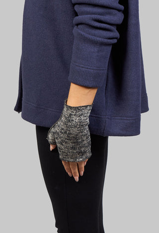 Fingerless Gloves in Almost Black and Beige