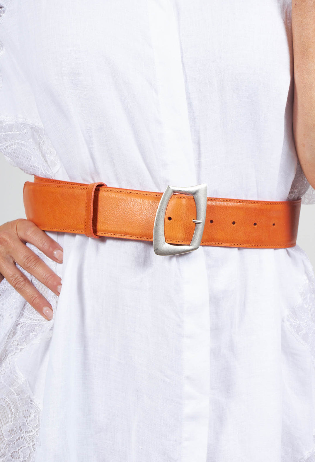 chunky leather buckle belt in orange 