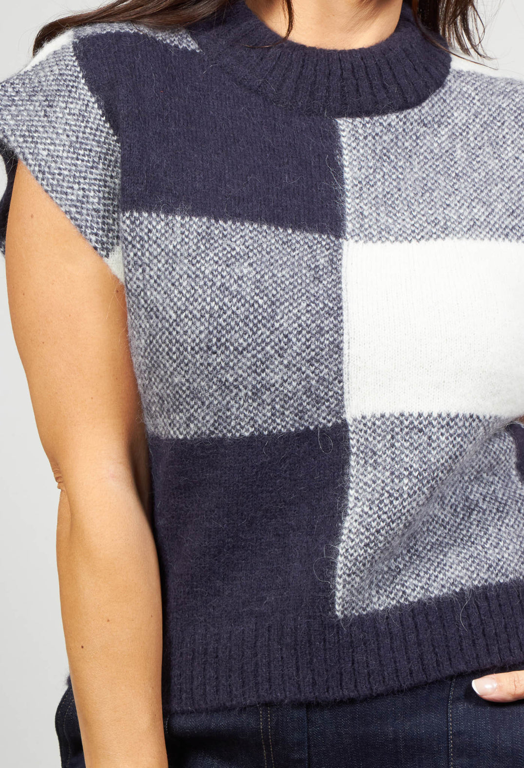 Knitted Vest Checked Jaquard in Navy