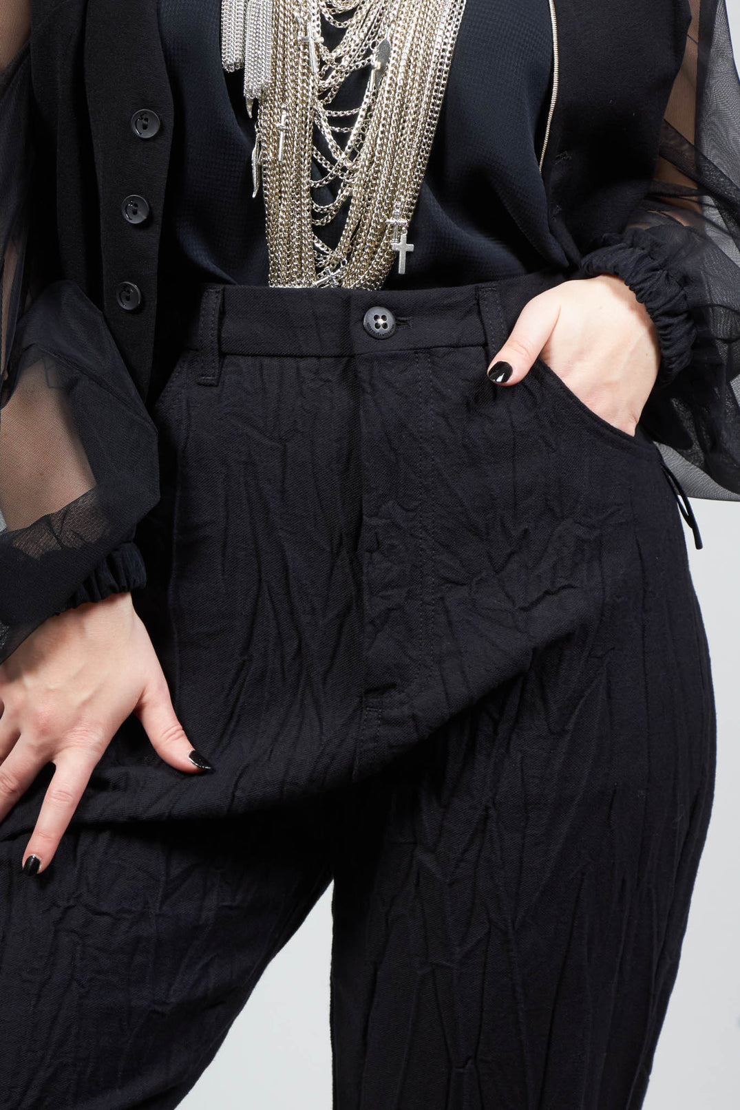 Loose Fit Crinkled Trousers in Black