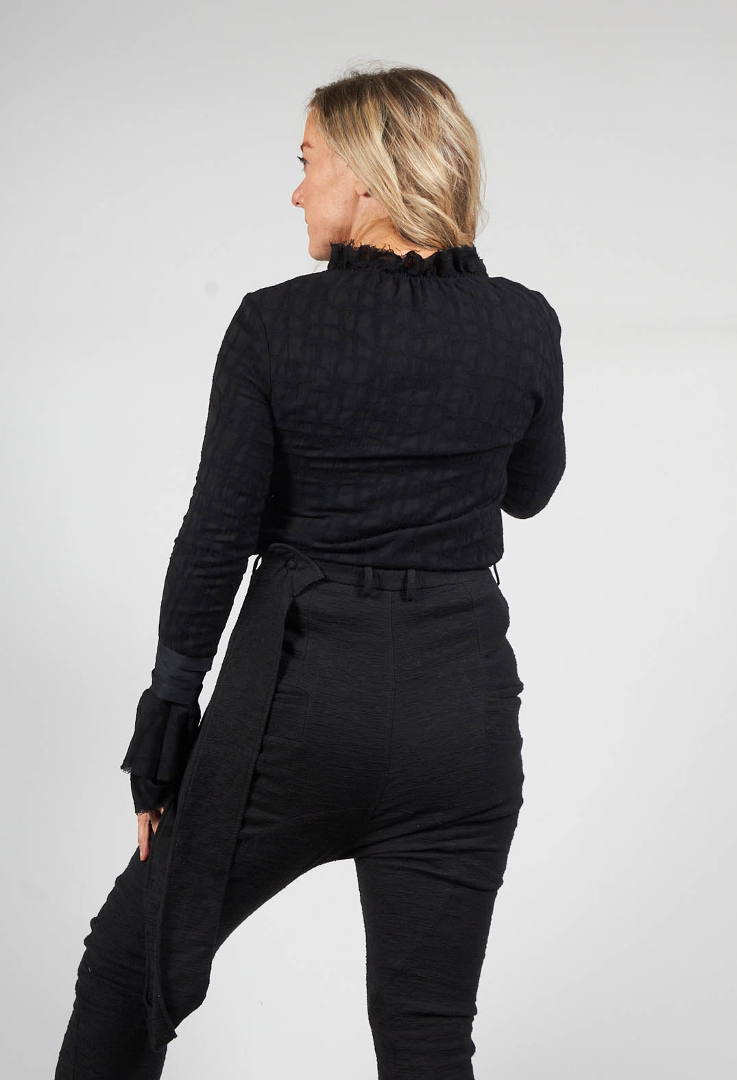 Hals Blouse in Black